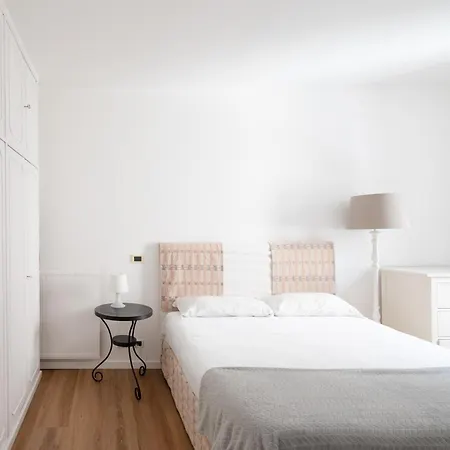 Via Francesco Crispi Private Apartment Rome Exterior photo
